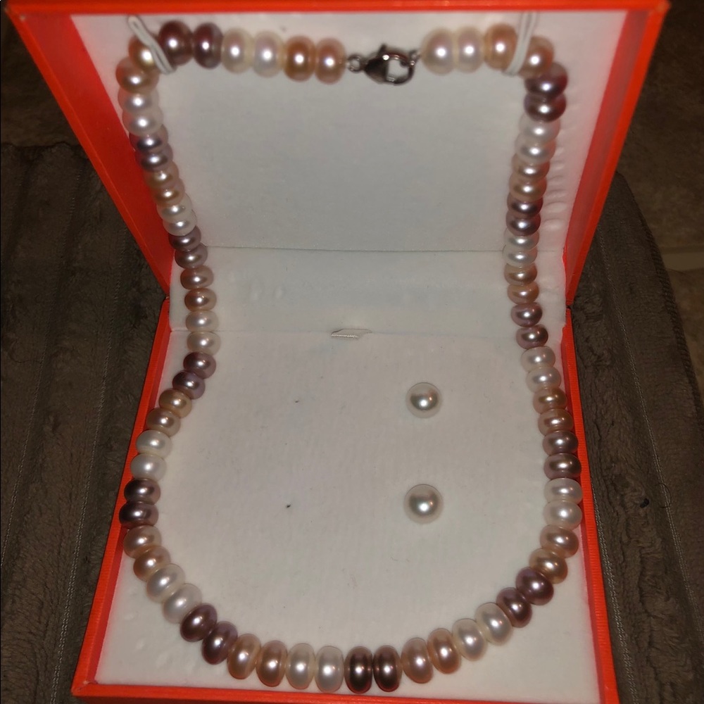 Pearls & earrings